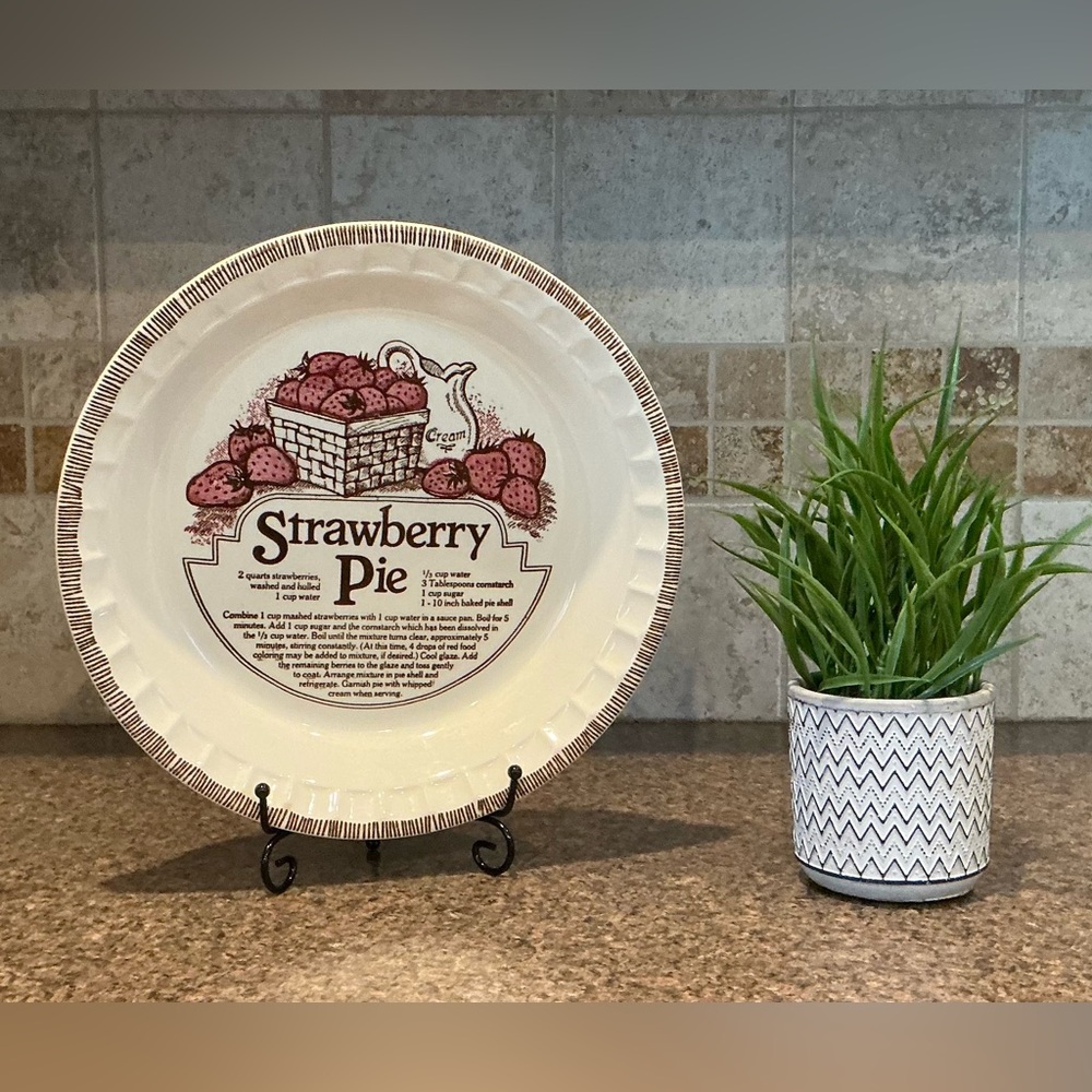 Vintage 11" Royal China by Jeannette Strawberry Pie Pan Plate with Recipe